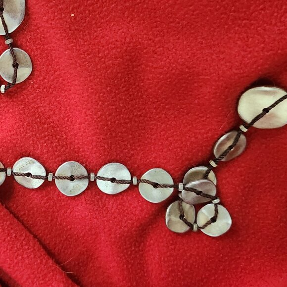 Chico's Vintage Gold Tone Threaded Metal Circle Adjustable 40" Necklace 3.5" Ext - Picture 16 of 16